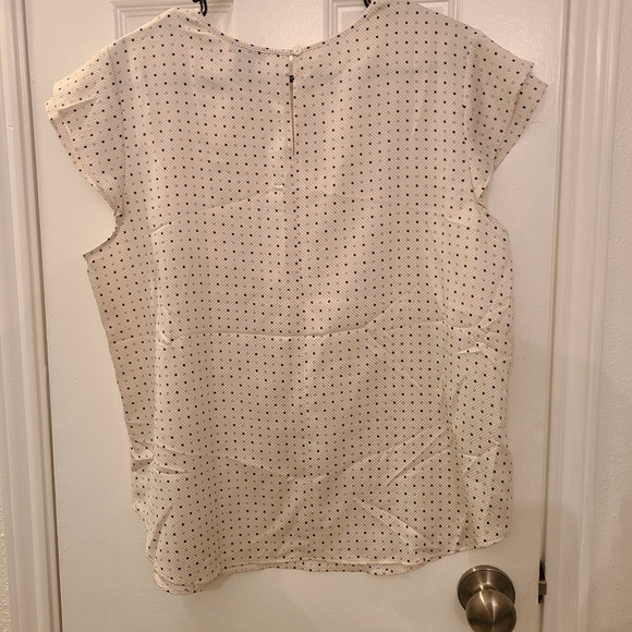 Ann Taylor Cream Blouse Size L Square Pattern - Picture 4 of 5